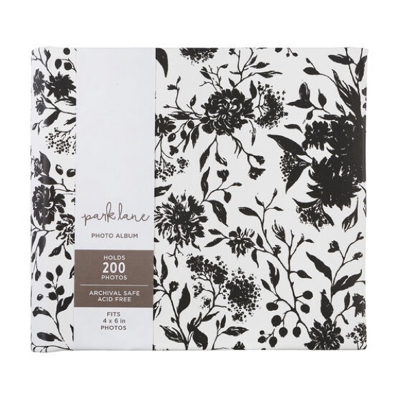 Black Dahlias on‎ White Photo Album by Park Lane- Holds 4x6 photos - Picture 1 of 10